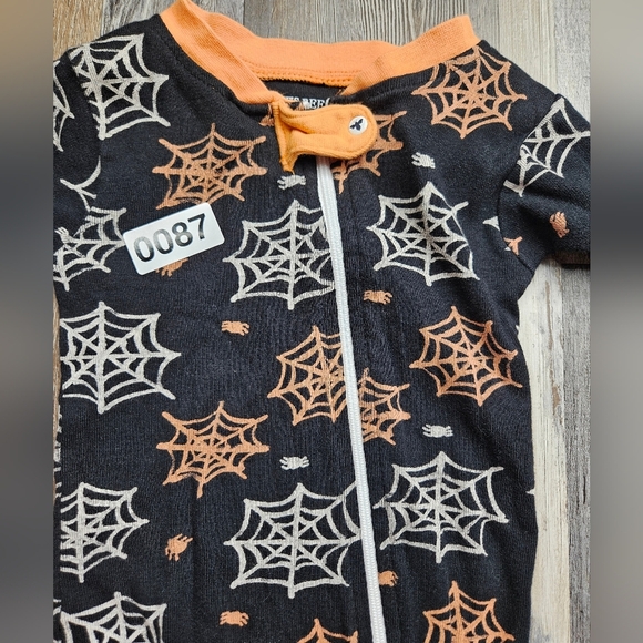 HALLOWEEN Burt's Bees Zippy Footie Size 18 Months Black With Spider Webs - Picture 2 of 6